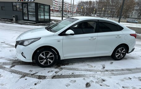 Hyundai Solaris II рестайлинг, 2021 год, 1 550 000 рублей, 1 фотография