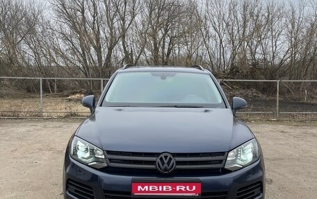 Volkswagen Touareg III, 2011 год, 2 800 000 рублей, 1 фотография