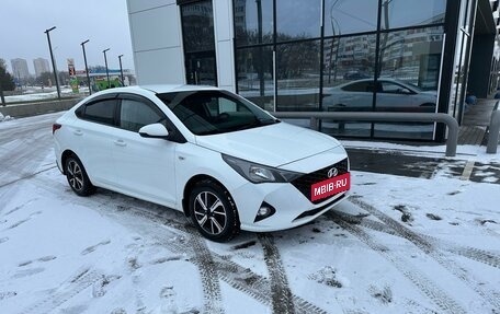 Hyundai Solaris II рестайлинг, 2021 год, 1 550 000 рублей, 3 фотография