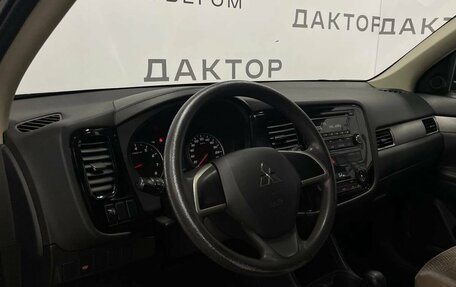 Mitsubishi Outlander III рестайлинг 3, 2015 год, 1 295 000 рублей, 7 фотография