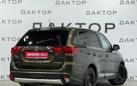 Mitsubishi Outlander III рестайлинг 3, 2015 год, 1 295 000 рублей, 6 фотография