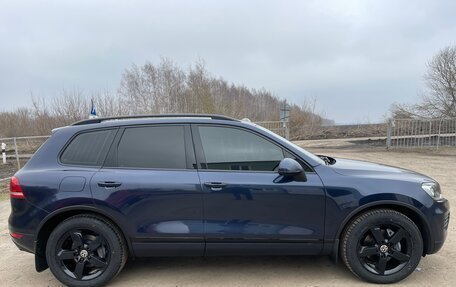 Volkswagen Touareg III, 2011 год, 2 800 000 рублей, 3 фотография