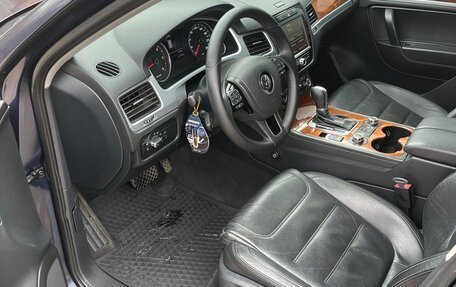 Volkswagen Touareg III, 2011 год, 2 800 000 рублей, 9 фотография