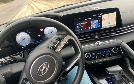 Hyundai Elantra, 2021 год, 2 600 000 рублей, 4 фотография