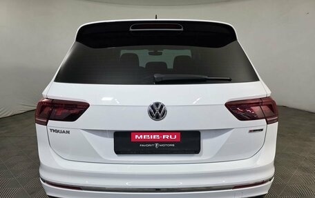 Volkswagen Tiguan II, 2018 год, 2 650 000 рублей, 3 фотография