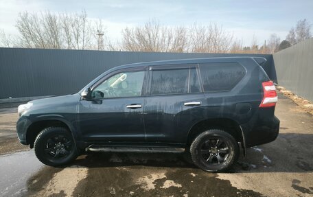 Toyota Land Cruiser Prado 150 рестайлинг 2, 2015 год, 3 290 000 рублей, 9 фотография