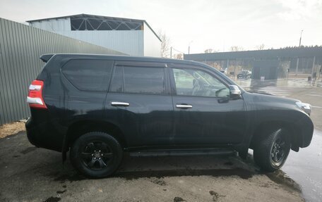 Toyota Land Cruiser Prado 150 рестайлинг 2, 2015 год, 3 290 000 рублей, 6 фотография