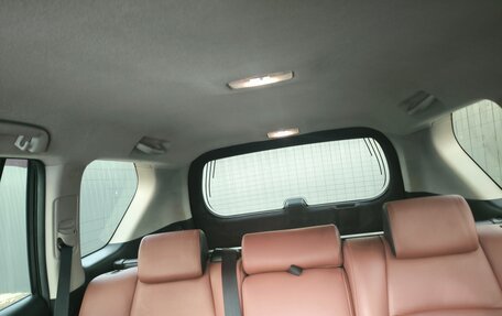 Toyota Land Cruiser Prado 150 рестайлинг 2, 2015 год, 3 290 000 рублей, 11 фотография