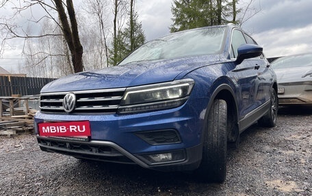 Volkswagen Tiguan II, 2018 год, 3 100 000 рублей, 2 фотография