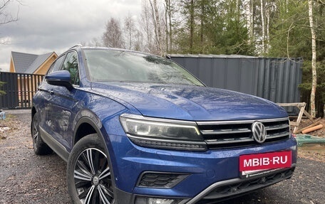 Volkswagen Tiguan II, 2018 год, 3 100 000 рублей, 3 фотография