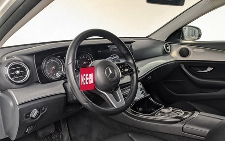 Mercedes-Benz E-Класс, 2019 год, 3 220 000 рублей, 15 фотография