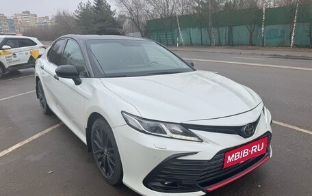 Toyota Camry, 2022 год, 3 240 000 рублей, 3 фотография