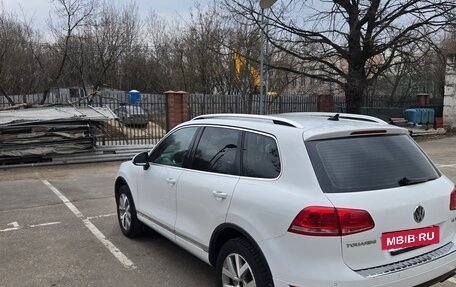 Volkswagen Touareg III, 2012 год, 1 950 000 рублей, 2 фотография