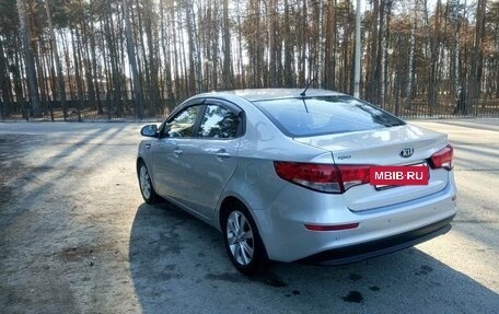 KIA Rio III рестайлинг, 2015 год, 990 000 рублей, 5 фотография