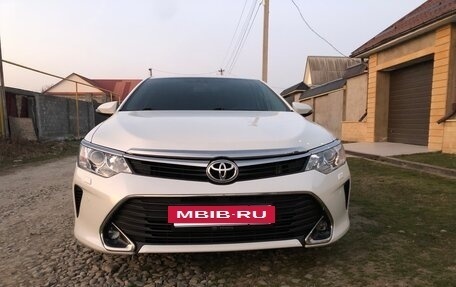 Toyota Camry, 2017 год, 2 950 000 рублей, 2 фотография