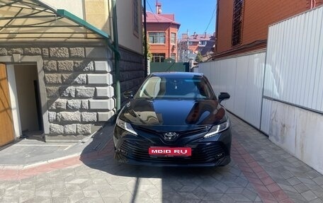 Toyota Camry, 2018 год, 3 000 000 рублей, 1 фотография