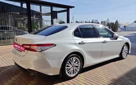 Toyota Camry, 2018 год, 2 890 000 рублей, 6 фотография