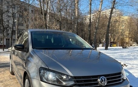 Volkswagen Polo VI (EU Market), 2018 год, 1 350 000 рублей, 2 фотография