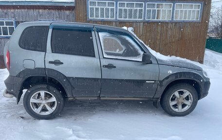 Chevrolet Niva I рестайлинг, 2013 год, 550 000 рублей, 3 фотография