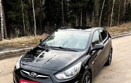 Hyundai Solaris II рестайлинг, 2012 год, 749 000 рублей, 1 фотография