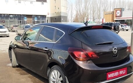 Opel Astra J, 2013 год, 920 000 рублей, 3 фотография