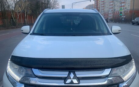 Mitsubishi Outlander III рестайлинг 3, 2015 год, 1 750 000 рублей, 1 фотография