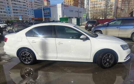 Volkswagen Jetta VI, 2015 год, 1 250 000 рублей, 2 фотография