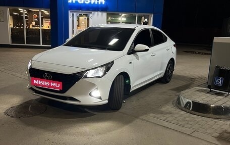 Hyundai Solaris II рестайлинг, 2021 год, 1 650 000 рублей, 3 фотография