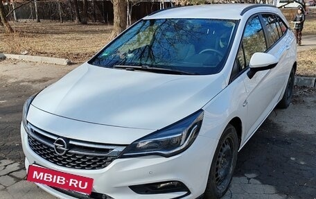 Opel Astra K, 2018 год, 1 550 000 рублей, 3 фотография