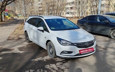 Opel Astra K, 2018 год, 1 550 000 рублей, 2 фотография