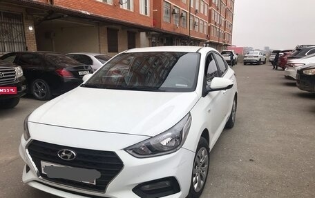 Hyundai Solaris II рестайлинг, 2018 год, 1 350 000 рублей, 1 фотография