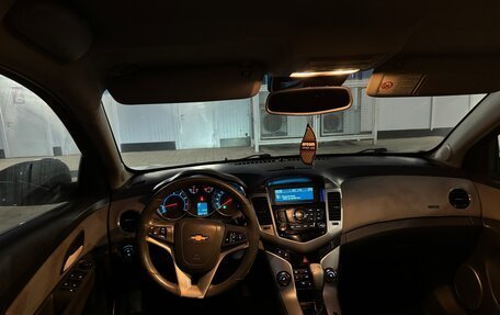 Chevrolet Cruze II, 2010 год, 560 000 рублей, 7 фотография
