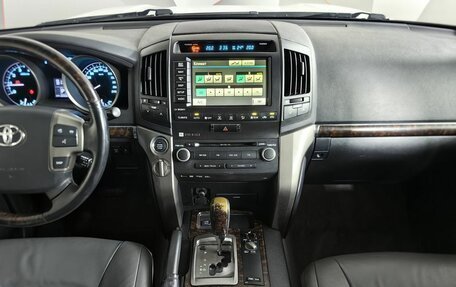 Toyota Land Cruiser 200, 2010 год, 3 195 000 рублей, 13 фотография