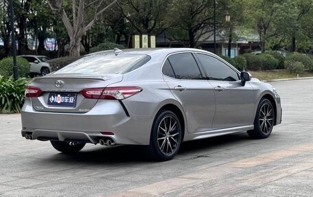 Toyota Camry, 2021 год, 2 400 000 рублей, 4 фотография