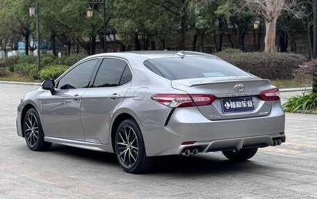 Toyota Camry, 2021 год, 2 400 000 рублей, 6 фотография