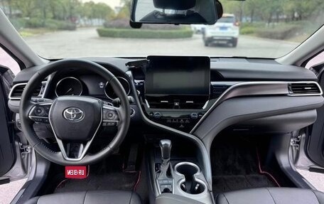 Toyota Camry, 2021 год, 2 400 000 рублей, 3 фотография