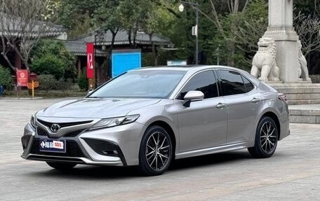 Toyota Camry, 2021 год, 2 400 000 рублей, 5 фотография