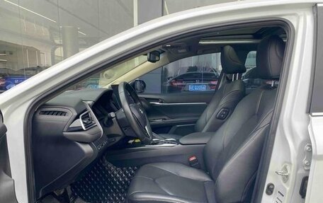 Toyota Camry, 2021 год, 2 500 000 рублей, 8 фотография