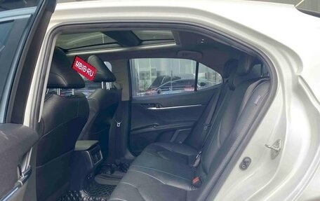Toyota Camry, 2021 год, 2 500 000 рублей, 9 фотография