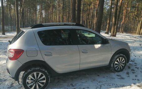 Renault Sandero II рестайлинг, 2017 год, 1 000 000 рублей, 10 фотография