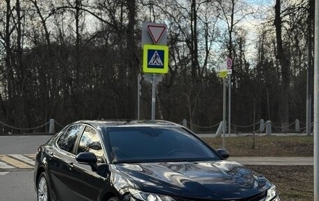 Toyota Camry, 2019 год, 2 400 000 рублей, 1 фотография