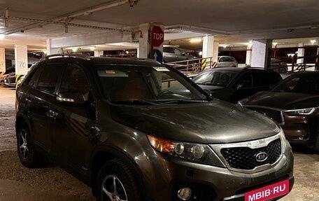 KIA Sorento II рестайлинг, 2011 год, 990 000 рублей, 2 фотография