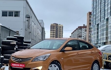 Hyundai Solaris II рестайлинг, 2015 год, 900 000 рублей, 3 фотография
