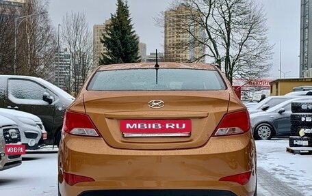 Hyundai Solaris II рестайлинг, 2015 год, 900 000 рублей, 5 фотография