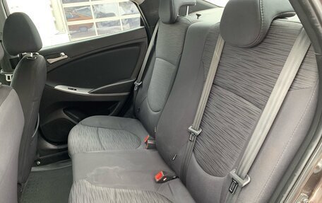 Hyundai Solaris II рестайлинг, 2015 год, 900 000 рублей, 18 фотография