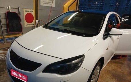 Opel Astra J, 2011 год, 575 000 рублей, 1 фотография