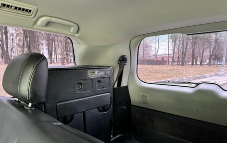 Toyota Land Cruiser 200, 2013 год, 3 990 000 рублей, 7 фотография