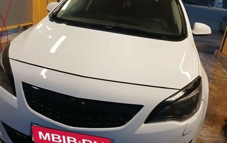 Opel Astra J, 2011 год, 575 000 рублей, 11 фотография