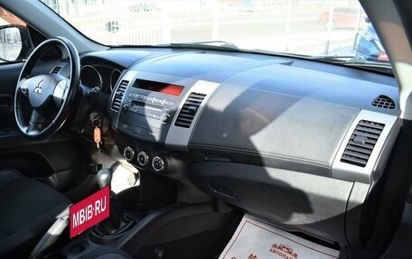 Mitsubishi Outlander III рестайлинг 3, 2010 год, 1 349 000 рублей, 14 фотография