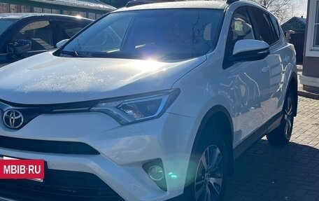 Toyota RAV4, 2017 год, 2 100 000 рублей, 2 фотография